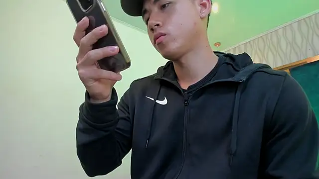 Snapshot of Draven_Marceaux chatting on 13, 10, 2025 Draven Marceaux online show from 13, 10, 2025