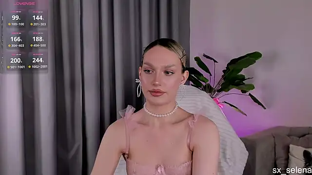 Snapshot of Ice_Strawberry chatting on 13, 5, 2026 Ice Strawberry online show from 13, 5, 2026