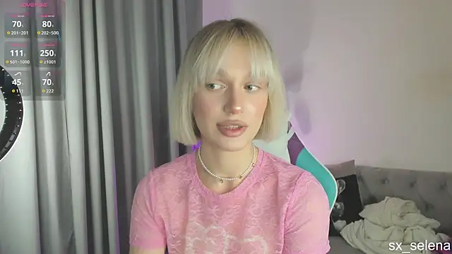 Ice Strawberry online show from 29, 3, 2026