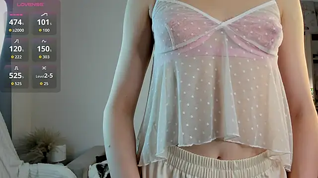 Ice Strawberry online show from 23, 10, 2025