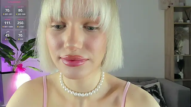 Ice Strawberry online show from 1, 4, 2026