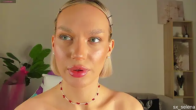 Ice Strawberry online show from 26, 3, 2026