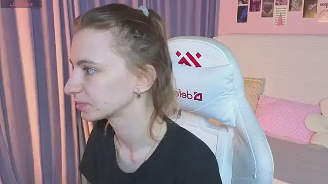 Snapshot of kaleriyaa_ chatting on 26, 4, 2026 kaleriyaa online show from 26, 4, 2026