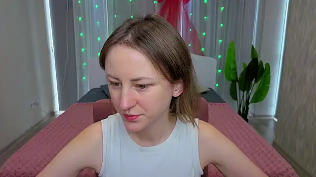 LuluChiiii online show from 16, 12, 2025