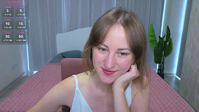LuluChiiii online show from 4, 10, 2025