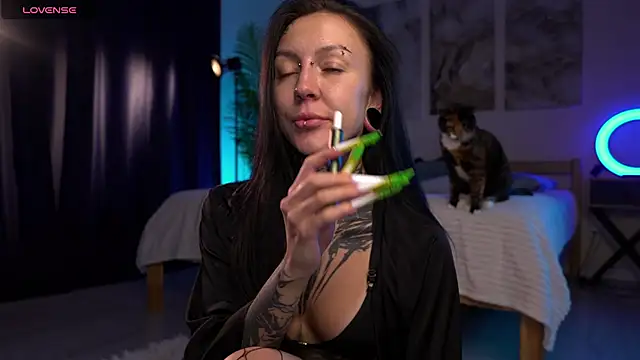 Alise Eve  online show from 19, 2, 2026