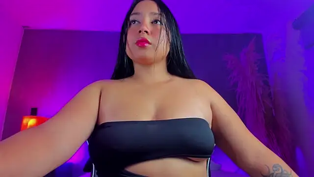 Snapshot of luccia_smith chatting on 13, 5, 2026 luccia smith online show from 13, 5, 2026