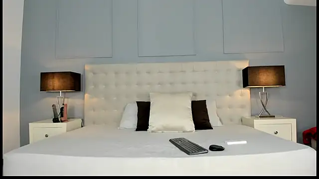 KellyRooss online show from 13, 11, 2025