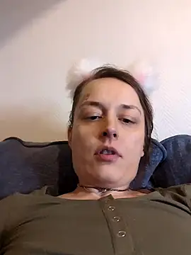 Snapshot of marijacucu chatting on 16, 4, 2026 marijacucu online show from 16, 4, 2026