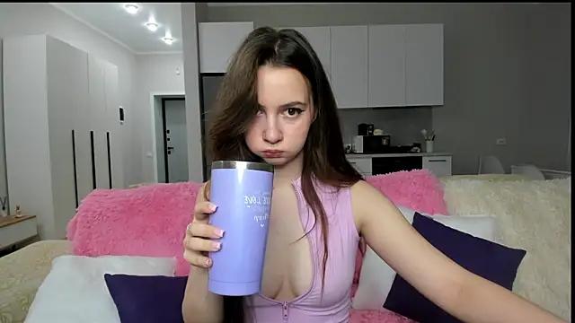 Snapshot of Mila_killa chatting on 7, 11, 2025 Mila killa online show from 7, 11, 2025