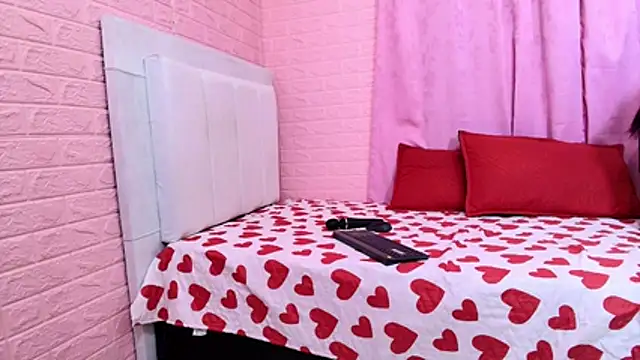 Snapshot of suzanhot_30 chatting on 1, 8, 2026 suzanhot 30 online show from 1, 8, 2026