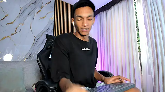 JulienSaint online show from 5, 12, 2025