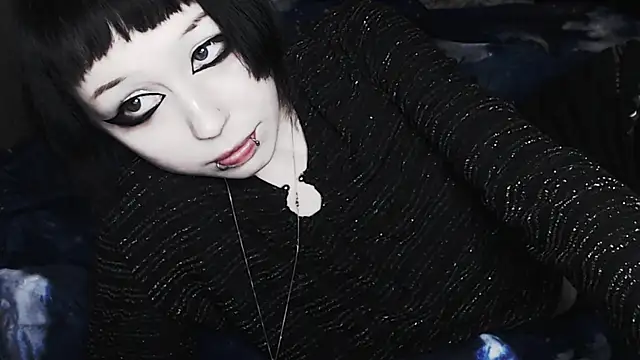  LUCY LAVE online show from 4, 11, 2025