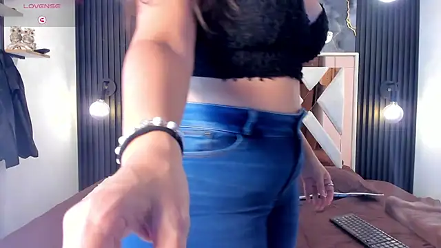 Alijohansonn online show from 4, 2, 2026