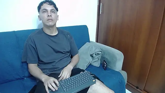 Snapshot of Andres_69_Fantasy chatting on 21, 6, 2026 Andres 69 Fantasy online show from 21, 6, 2026