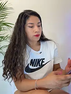 Ariana2017 online show from 4, 5, 2026