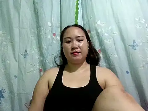 Snapshot of prettywetmom88 chatting on 13, 10, 2025 prettywetmom88 online show from 13, 10, 2025