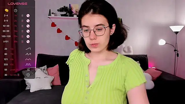 BellaCaress online show from 11, 9, 2025