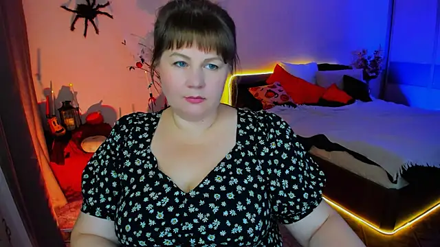 CrystaalStaar online show from 3, 11, 2025