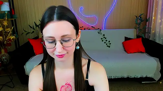 YourLovellyStory online show from 4, 4, 2026