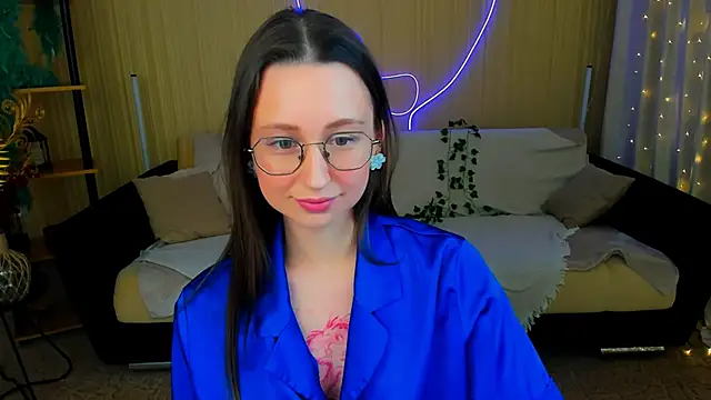 YourLovellyStory online show from 8, 2, 2026