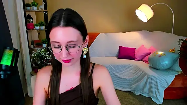 YourLovellyStory online show from 1, 2, 2026