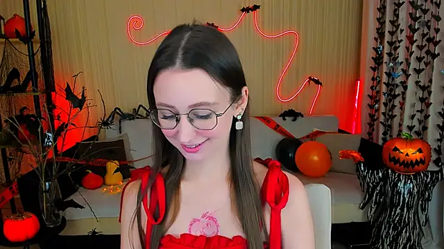 YourLovellyStory online show from 23, 10, 2025