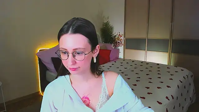 YourLovellyStory online show from 26, 4, 2026