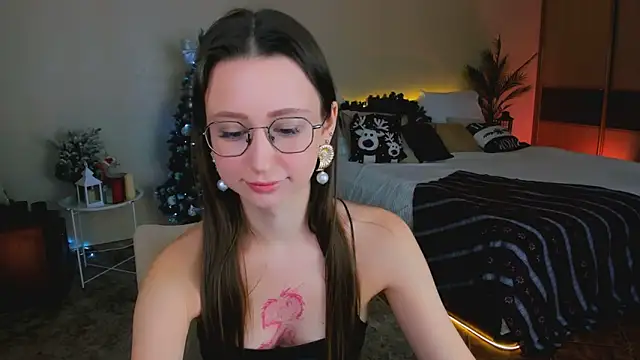 YourLovellyStory online show from 19, 12, 2025