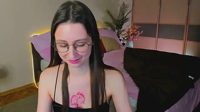 YourLovellyStory online show from 19, 4, 2026