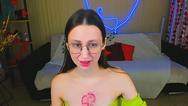 YourLovellyStory online show from 3, 3, 2026