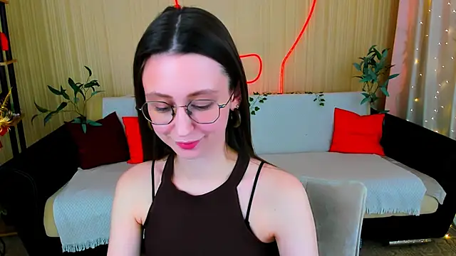 YourLovellyStory online show from 25, 4, 2026