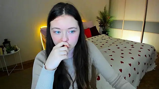 AlluringLookk online show from 2, 6, 2026