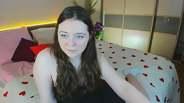 AlluringLookk online show from 8, 3, 2026