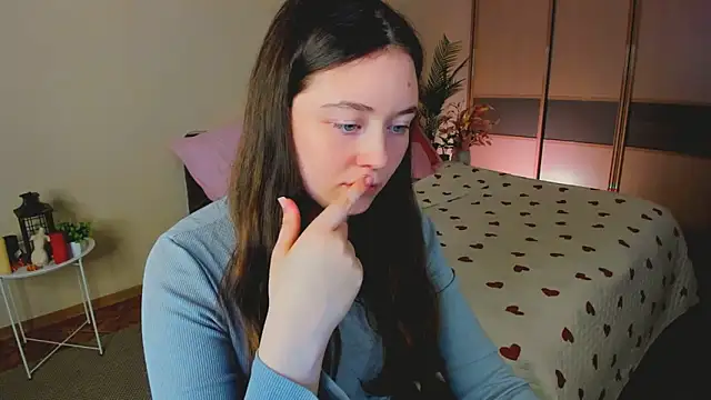 AlluringLookk online show from 22, 4, 2026