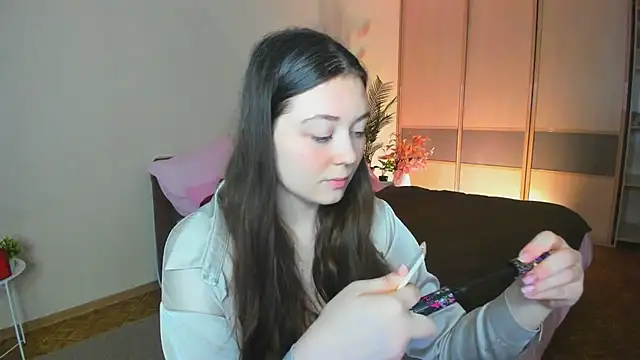 AlluringLookk online show from 17, 4, 2026