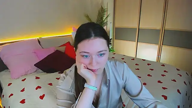 AlluringLookk online show from 24, 3, 2026