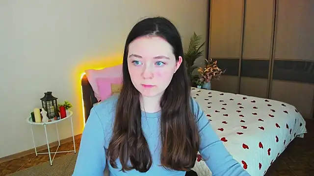 AlluringLookk online show from 2, 4, 2026