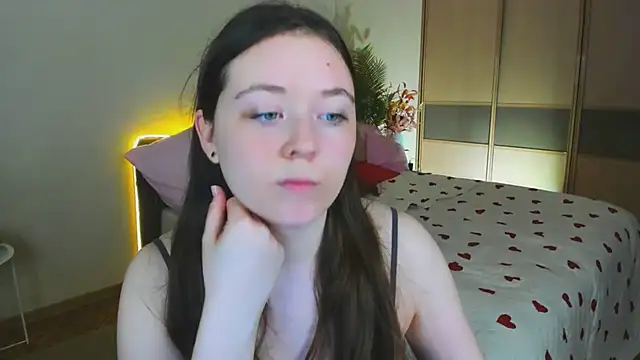 AlluringLookk online show from 28, 4, 2026