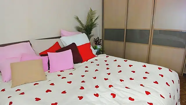 AlluringLookk online show from 20, 3, 2026