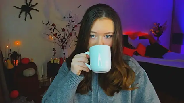 Snapshot of AlluringLookk chatting on 27, 10, 2025 AlluringLookk online show from 27, 10, 2025