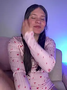 Snapshot of Emilyybennet_ chatting on 29, 7, 2026 Emilyybennet online show from 29, 7, 2026