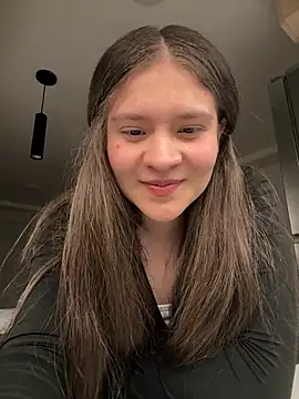 Snapshot of Emilyybennet_ chatting on 9, 7, 2026 Emilyybennet online show from 9, 7, 2026