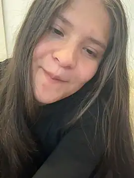 Snapshot of Emilyybennet_ chatting on 5, 5, 2026 Emilyybennet online show from 5, 5, 2026