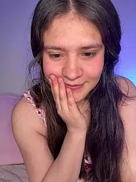 Snapshot of Emilyybennet_ chatting on 25, 7, 2026 Emilyybennet online show from 25, 7, 2026
