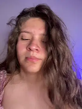 Snapshot of Emilyybennet_ chatting on 2, 7, 2026 Emilyybennet online show from 2, 7, 2026