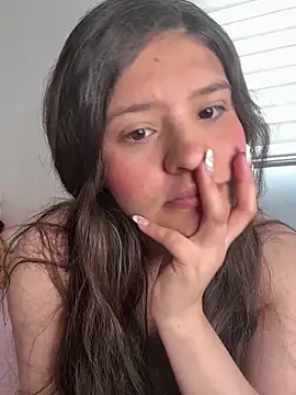 Snapshot of Emilyybennet_ chatting on 9, 6, 2026 Emilyybennet online show from 9, 6, 2026