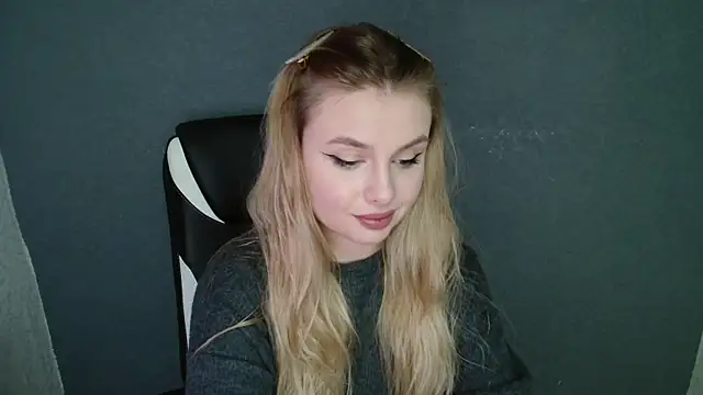 AngelicaHollywood online show from 15, 11, 2025