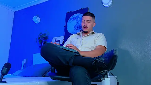 MrFox   online show from 15, 12, 2025