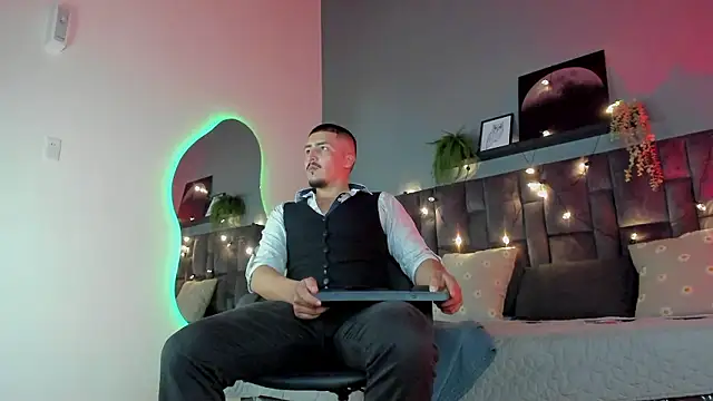 MrFox   online show from 7, 2, 2026